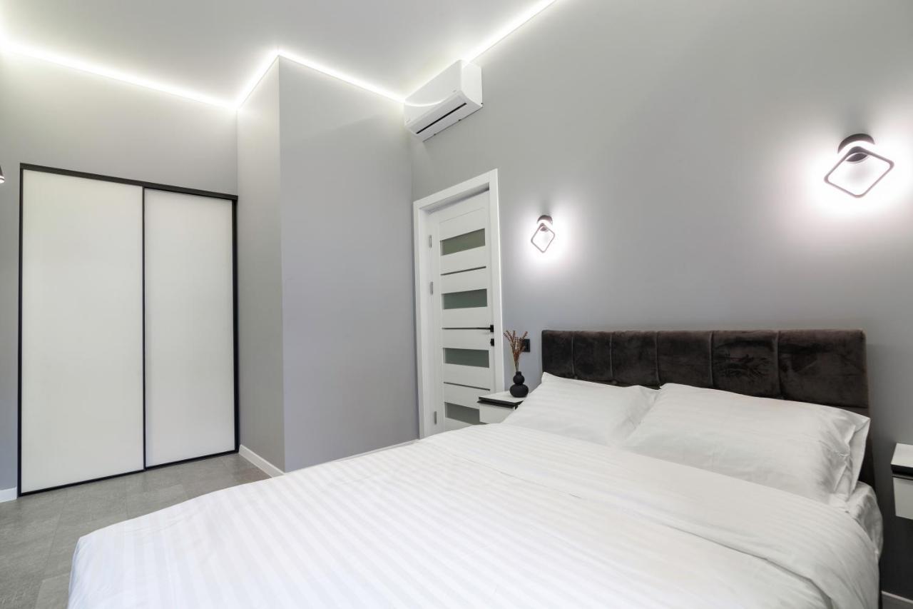 Two Bedrooms 13 Shpytalna Street Lviv Dış mekan fotoğraf